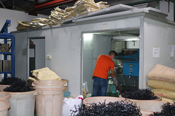 模具制造廠注意了：“工程塑料”也有云泥之別！
