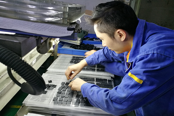 藍(lán)牙耳機(jī)模具廠——2018提前開啟放假模式對廠家是否有影響？