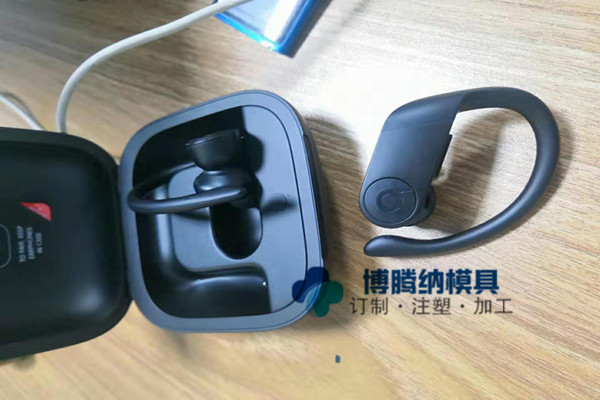 深圳藍牙耳機模具廠哪家行？來博騰納給你看看什么叫專業(yè)