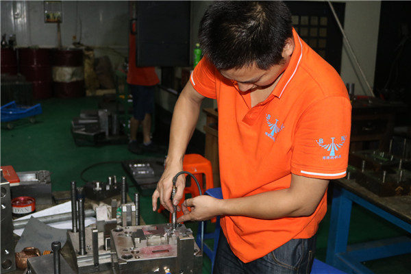 深圳博騰納塑膠模具廠——12道質(zhì)檢工序，品質(zhì)有保障