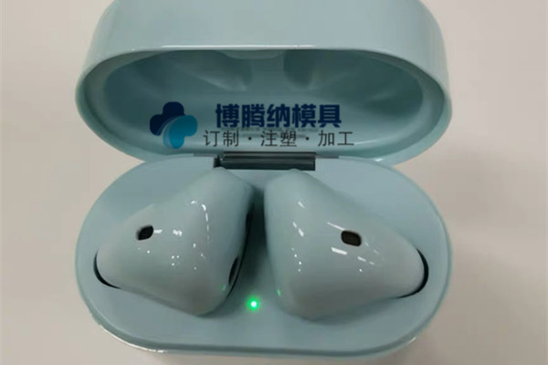 深圳TWS藍(lán)牙耳機(jī)模具：博騰納獨(dú)家專利，有分模線但你看不見！